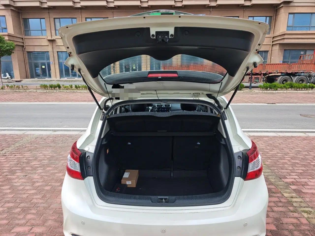Nissan Tiida 2019 1.6L CVT Cool Edition China VI Standard — миниатюра 19
