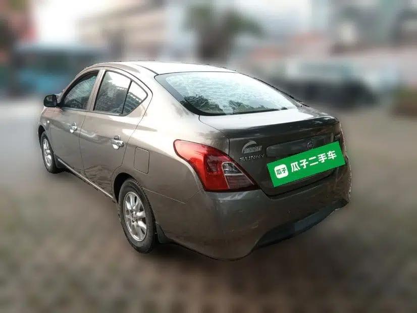 Nissan Sunny 2014 1.5XE Manual Comfort Edition — миниатюра 4