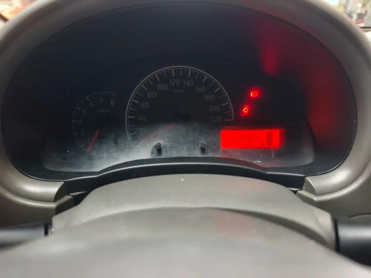 Nissan Sunny 2014 1.5XE Manual Elite Edition — миниатюра 11
