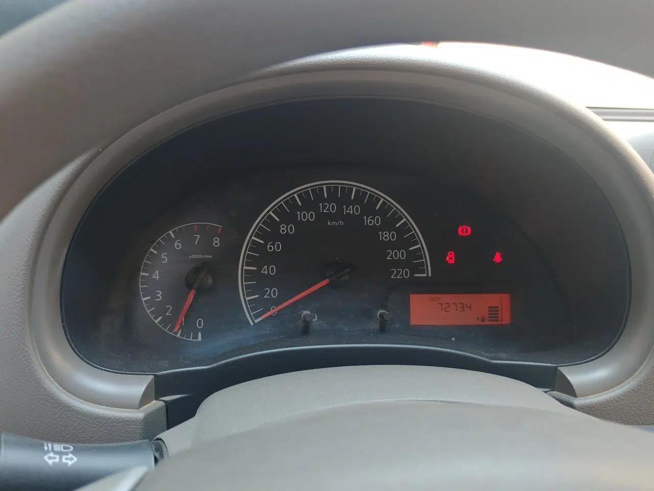 Nissan Sunny 2015 1.5XE Manual Comfort Edition — миниатюра 11