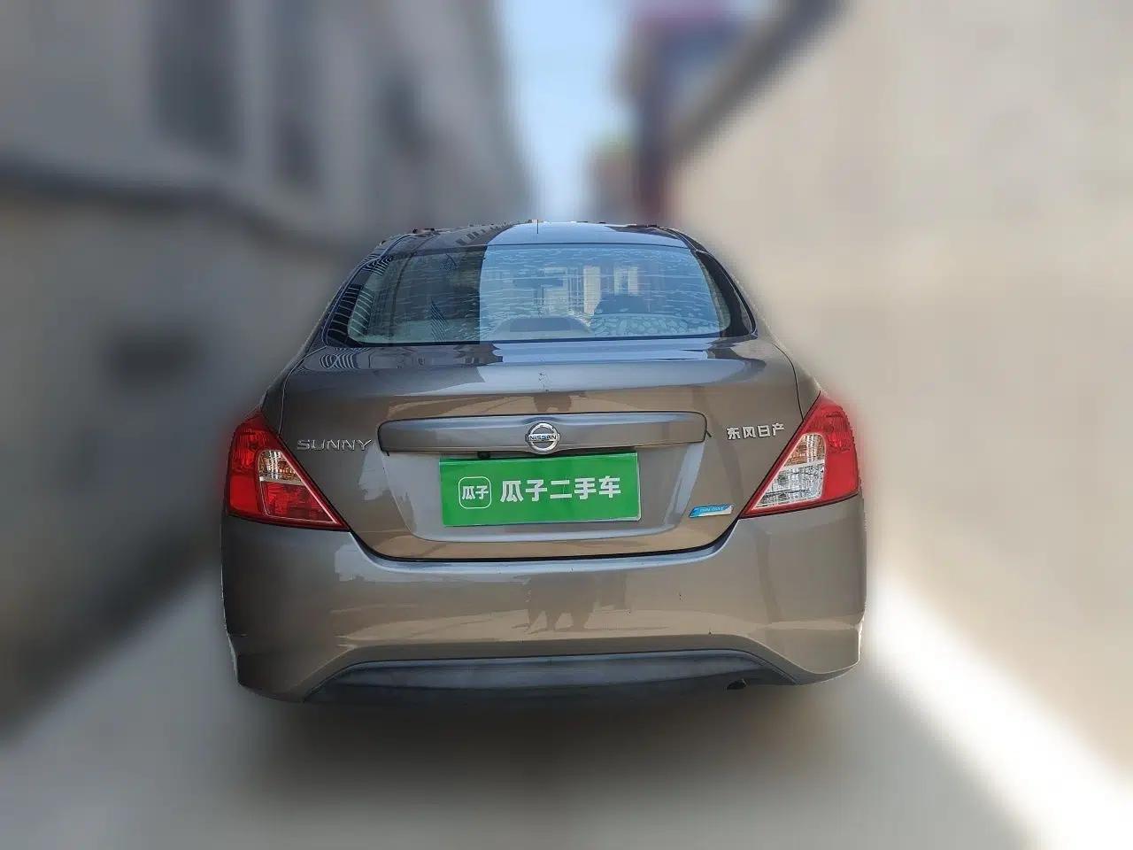 Nissan Sunny 2015 1.5XE Manual Comfort Edition — миниатюра 5