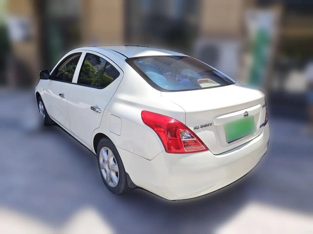 Nissan Sunny 2011 1.5XE CVT Comfort Edition — миниатюра 4