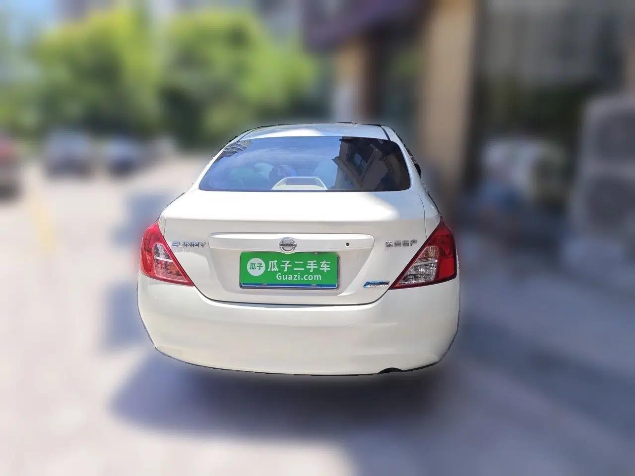 Nissan Sunny 2011 1.5XE CVT Comfort Edition — миниатюра 5