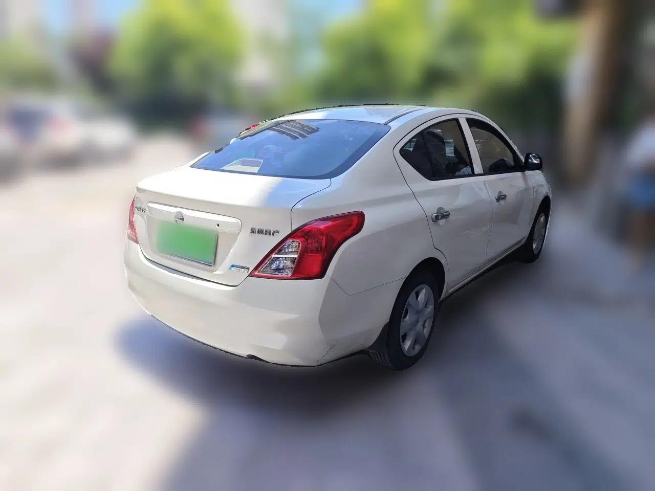 Nissan Sunny 2011 1.5XE CVT Comfort Edition — миниатюра 6