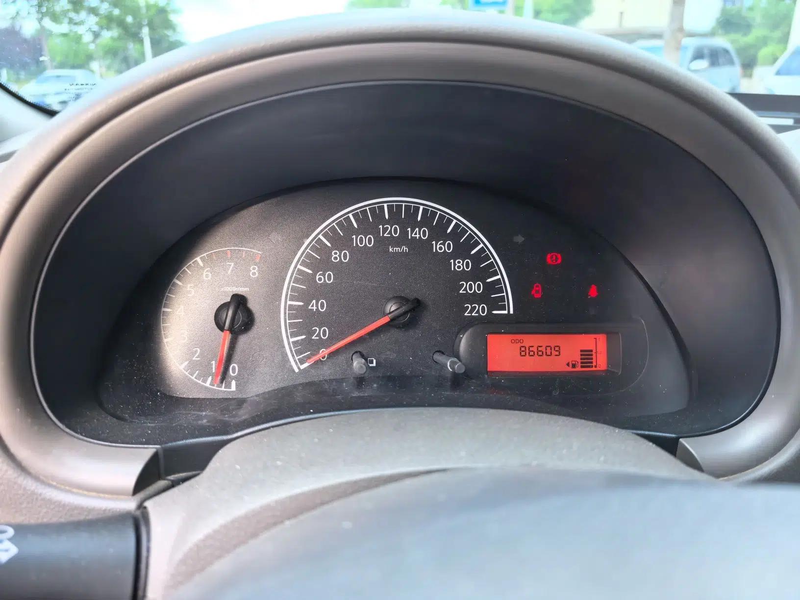 Nissan Sunny 2014 1.5XE Manual Elite Edition — миниатюра 11