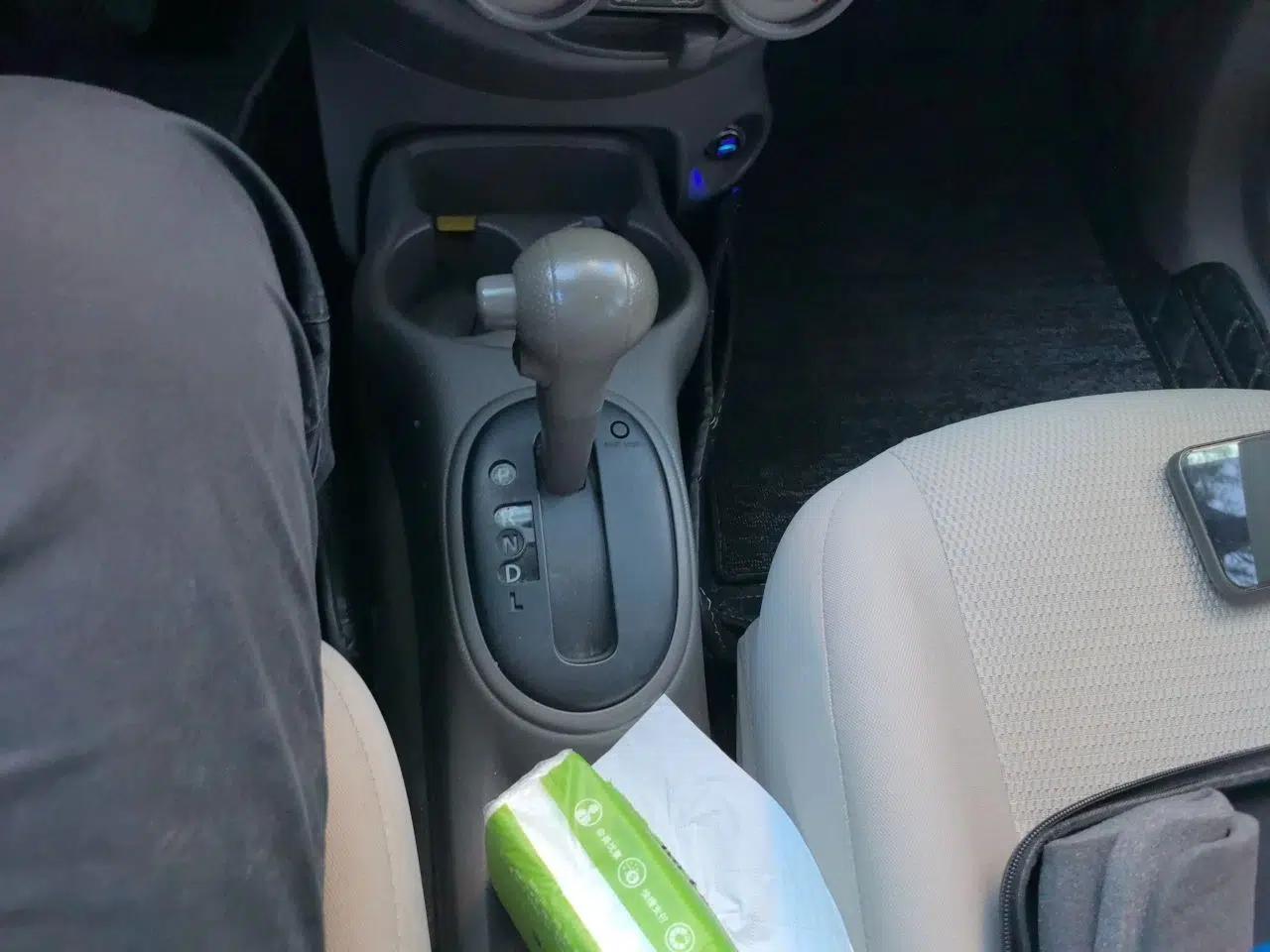 Nissan Sunny 2011 1.5XE CVT Comfort Edition — миниатюра 14