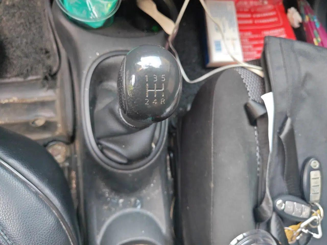 Nissan Sunny 2015 1.5XE Manual Master Edition — миниатюра 14