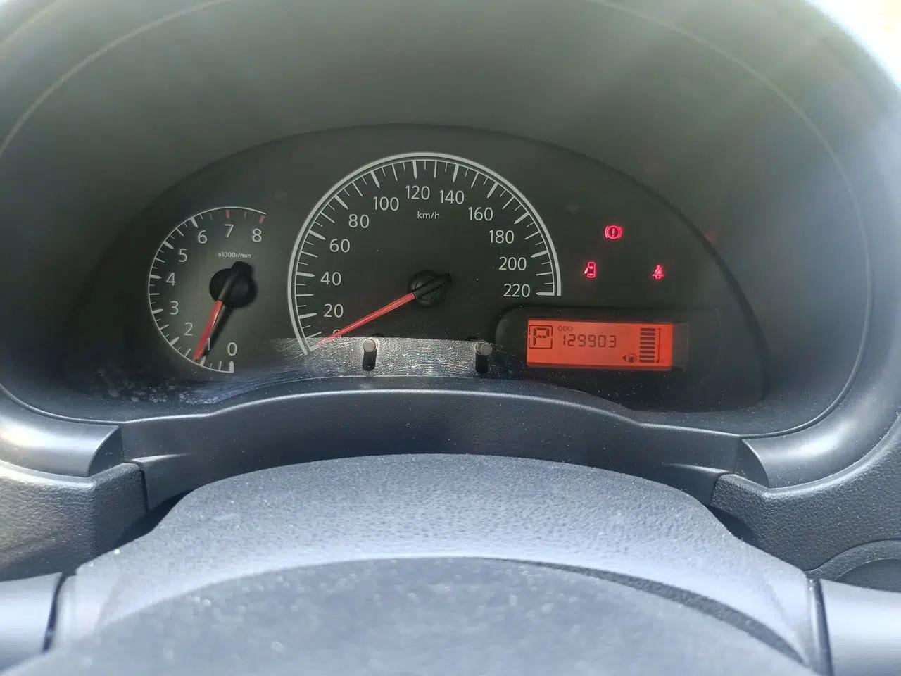 Nissan Sunny 2014 1.5XE CVT Elite Edition — миниатюра 11