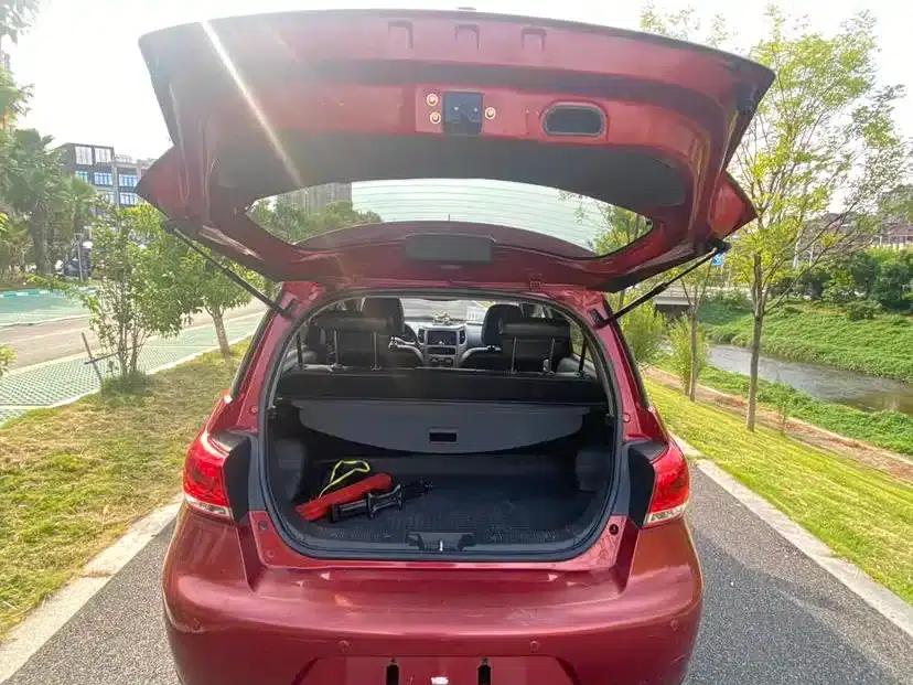 Great Wall M4 2012 1.5L Manual Elite — миниатюра 16