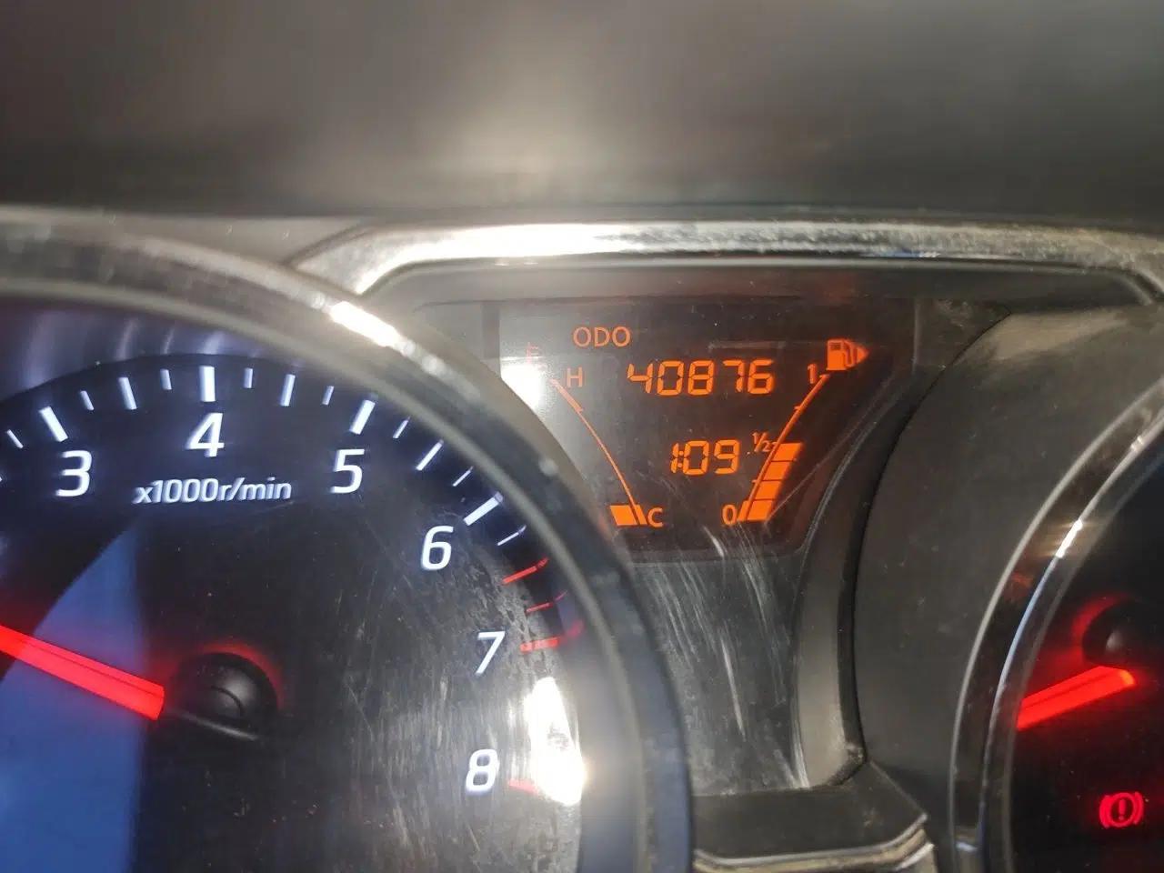 Nissan Livina 2013 1.6XE Manual Comfort Edition — миниатюра 12