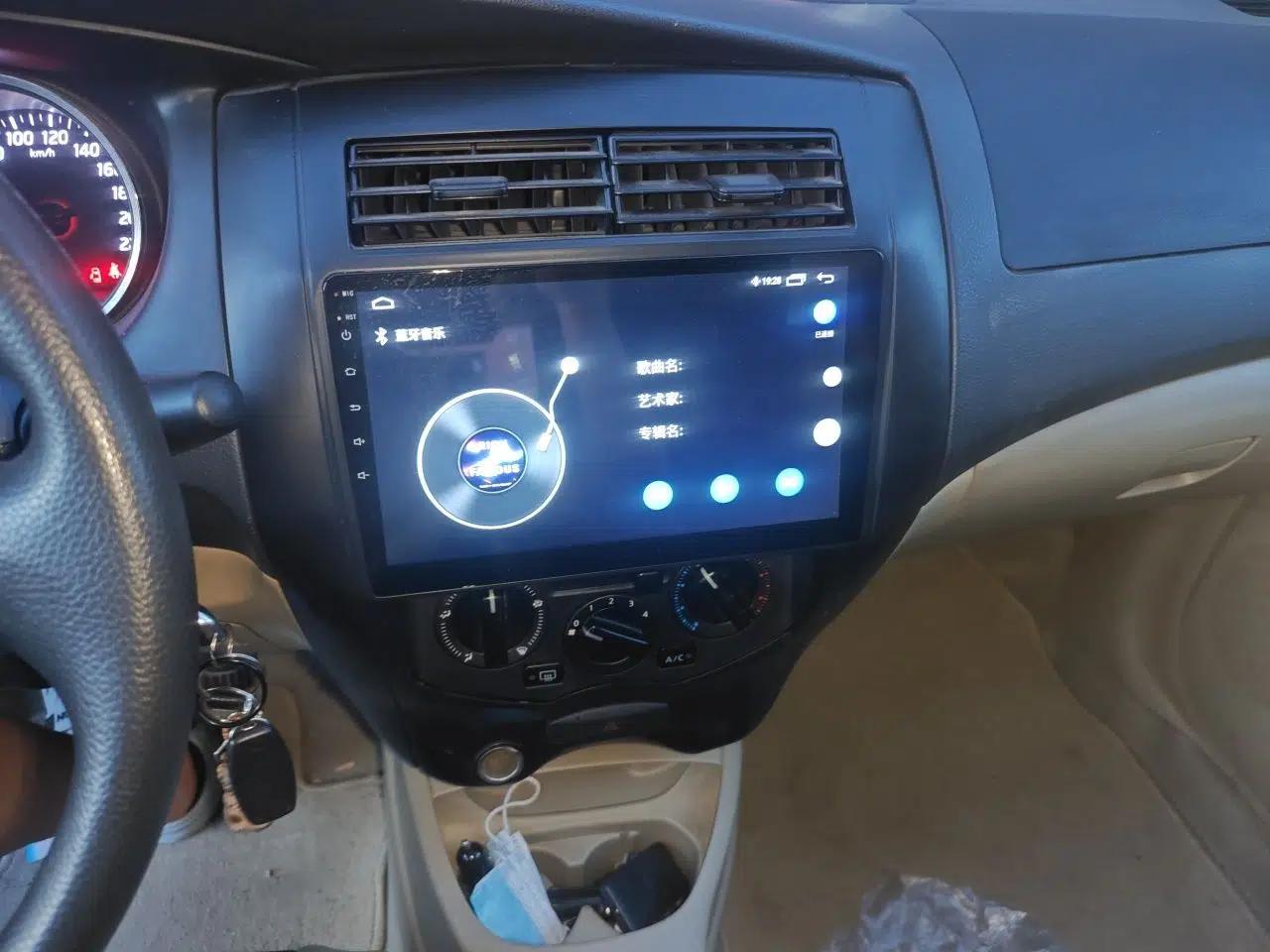 Nissan Livina 2013 1.6XE Manual Comfort Edition — миниатюра 13