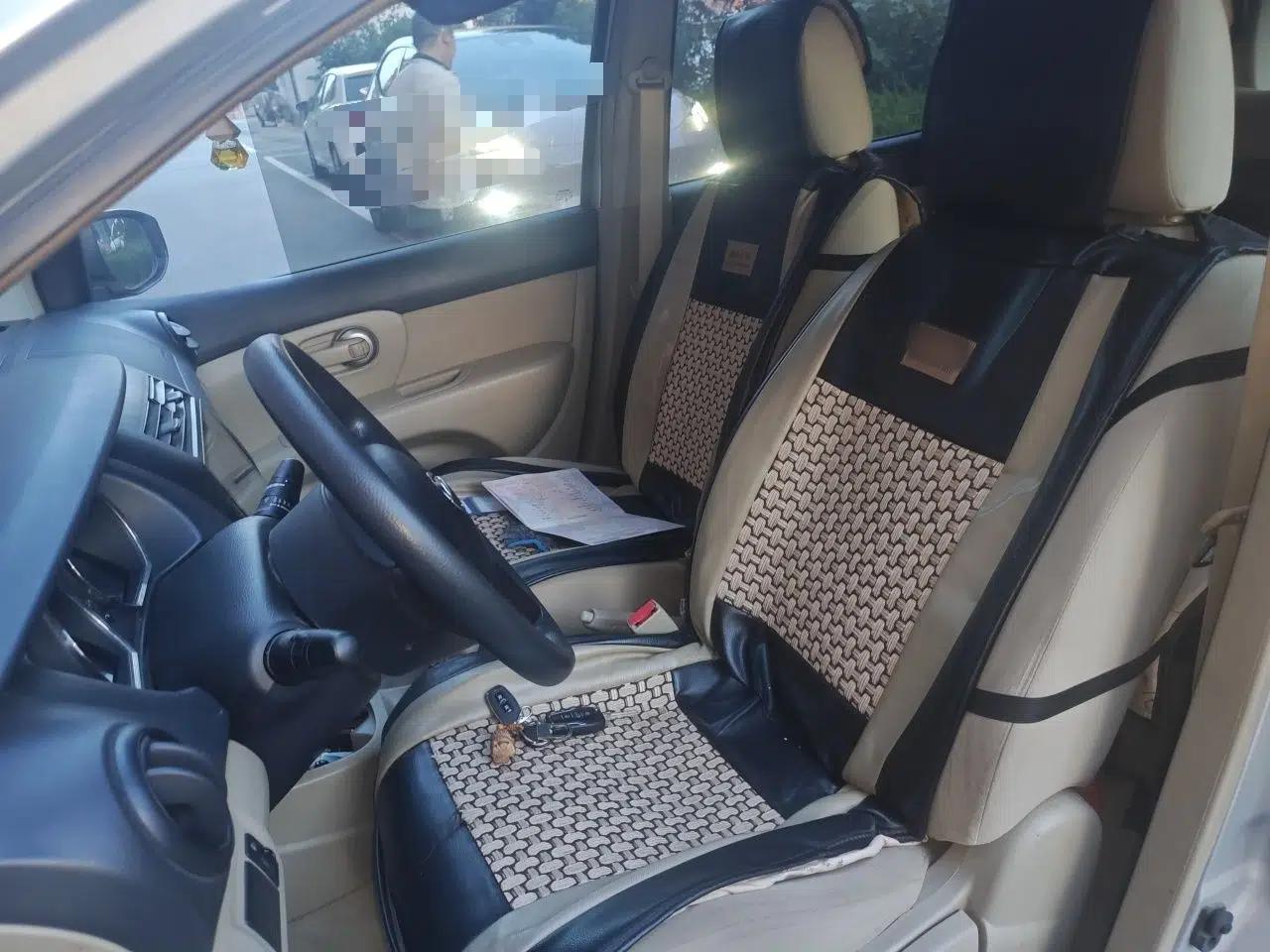 Nissan Livina 2013 1.6XE Manual Comfort Edition — миниатюра 15