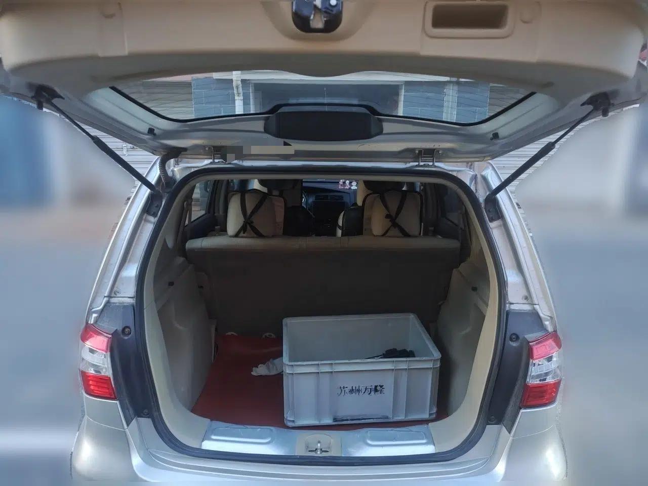 Nissan Livina 2013 1.6XE Manual Comfort Edition — миниатюра 19