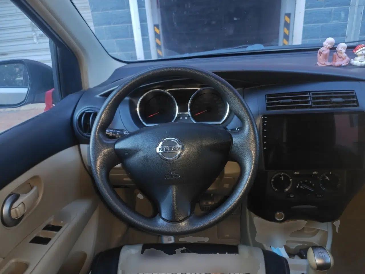 Nissan Livina 2013 1.6XE Manual Comfort Edition — миниатюра 10