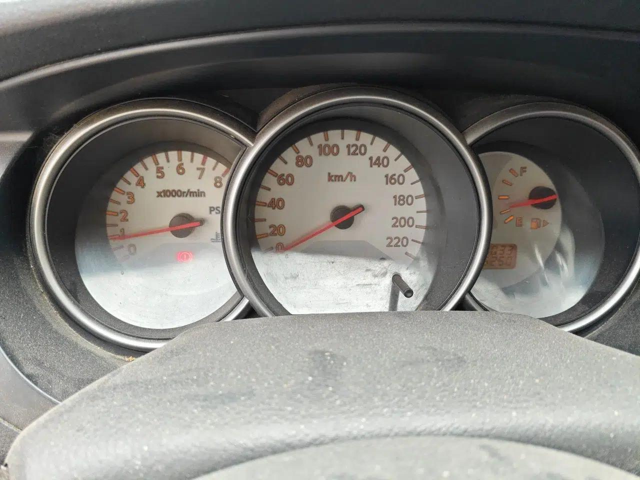 Nissan Livina 2008 Jingrui 1.6L Manual Smart Edition — миниатюра 11