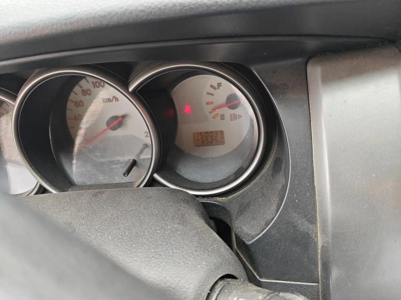 Nissan Livina 2008 Jingrui 1.6L Manual Smart Edition — миниатюра 12