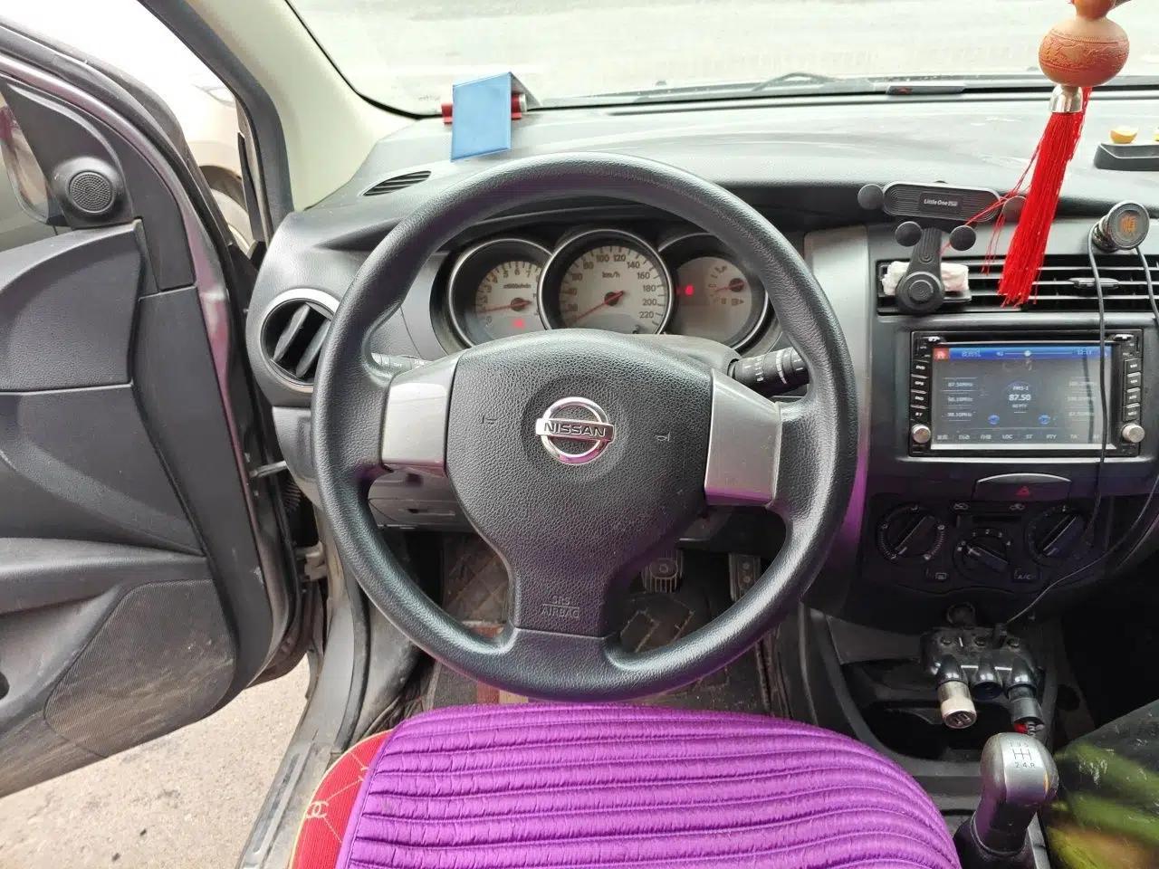 Nissan Livina 2008 Jingrui 1.6L Manual Smart Edition — миниатюра 10