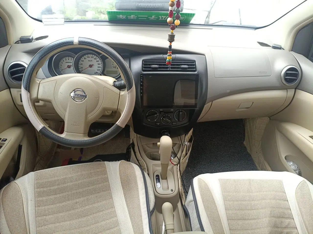 Nissan Livina 2010 Jingyue Edition 1.6L Automatic All-in-One Model — миниатюра 9