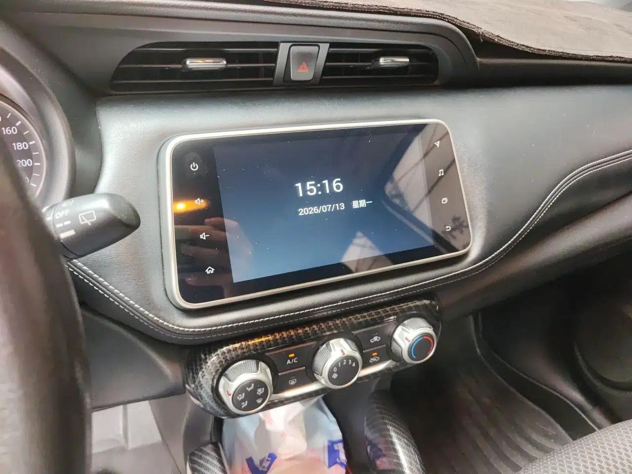 Nissan Kicks 2018 1.5L CVT Smart Connect Luxury Edition — миниатюра 13