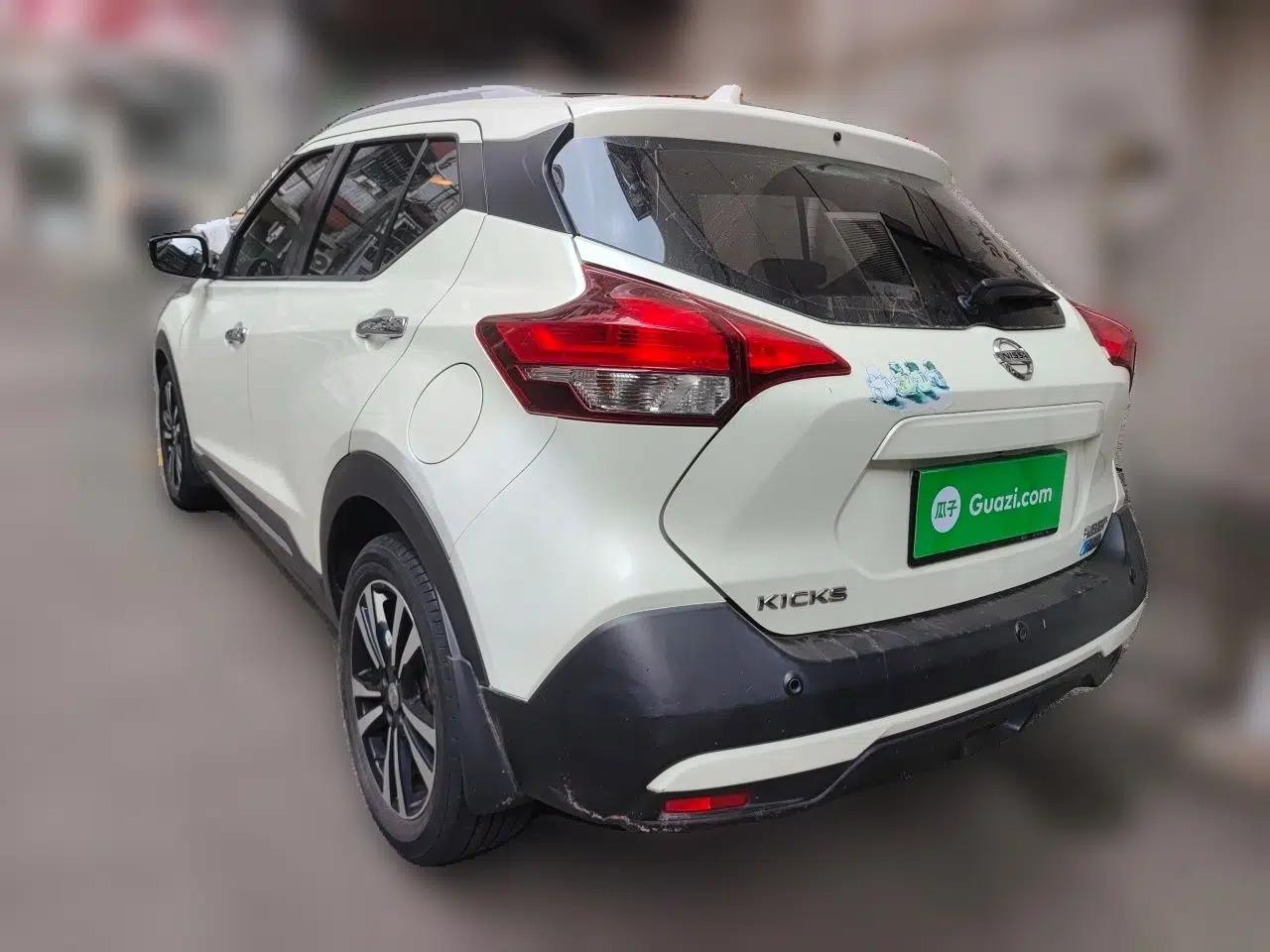Nissan Kicks 2018 1.5L CVT Smart Connect Luxury Edition — миниатюра 4