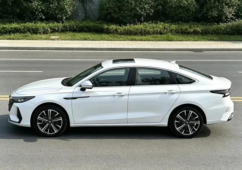 Chery Arrizo 8 2022 1.6TGDI DCT (Standard) — миниатюра 3