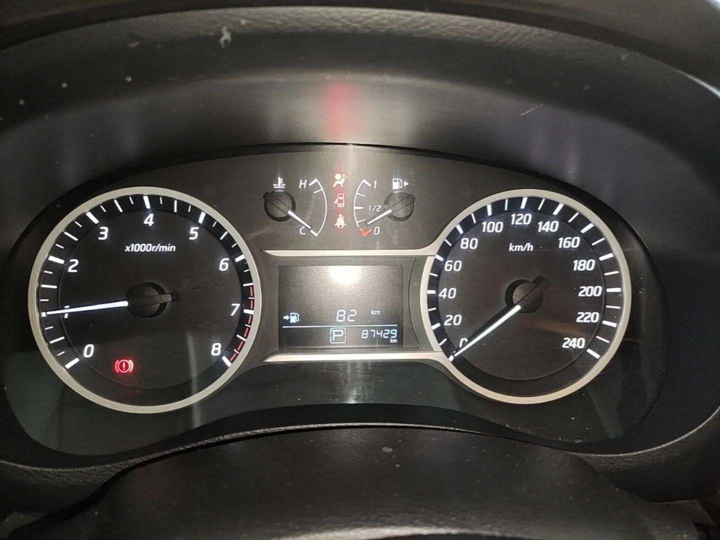 Nissan Lannia 2016 1.6L CVT Cool Edition — миниатюра 19