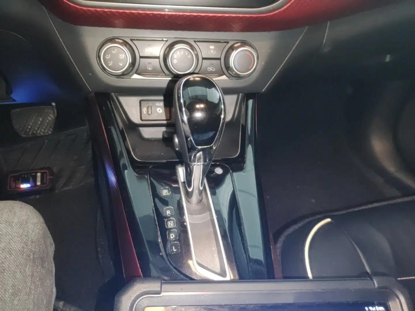 Nissan Lannia 2016 1.6L CVT Cool Edition — миниатюра 21