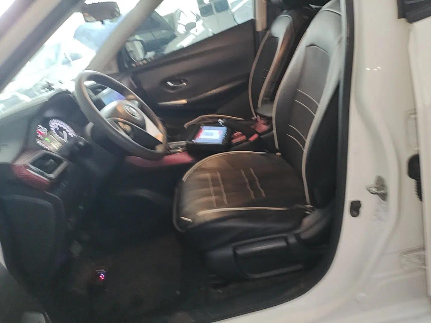 Nissan Lannia 2016 1.6L CVT Cool Edition — миниатюра 22