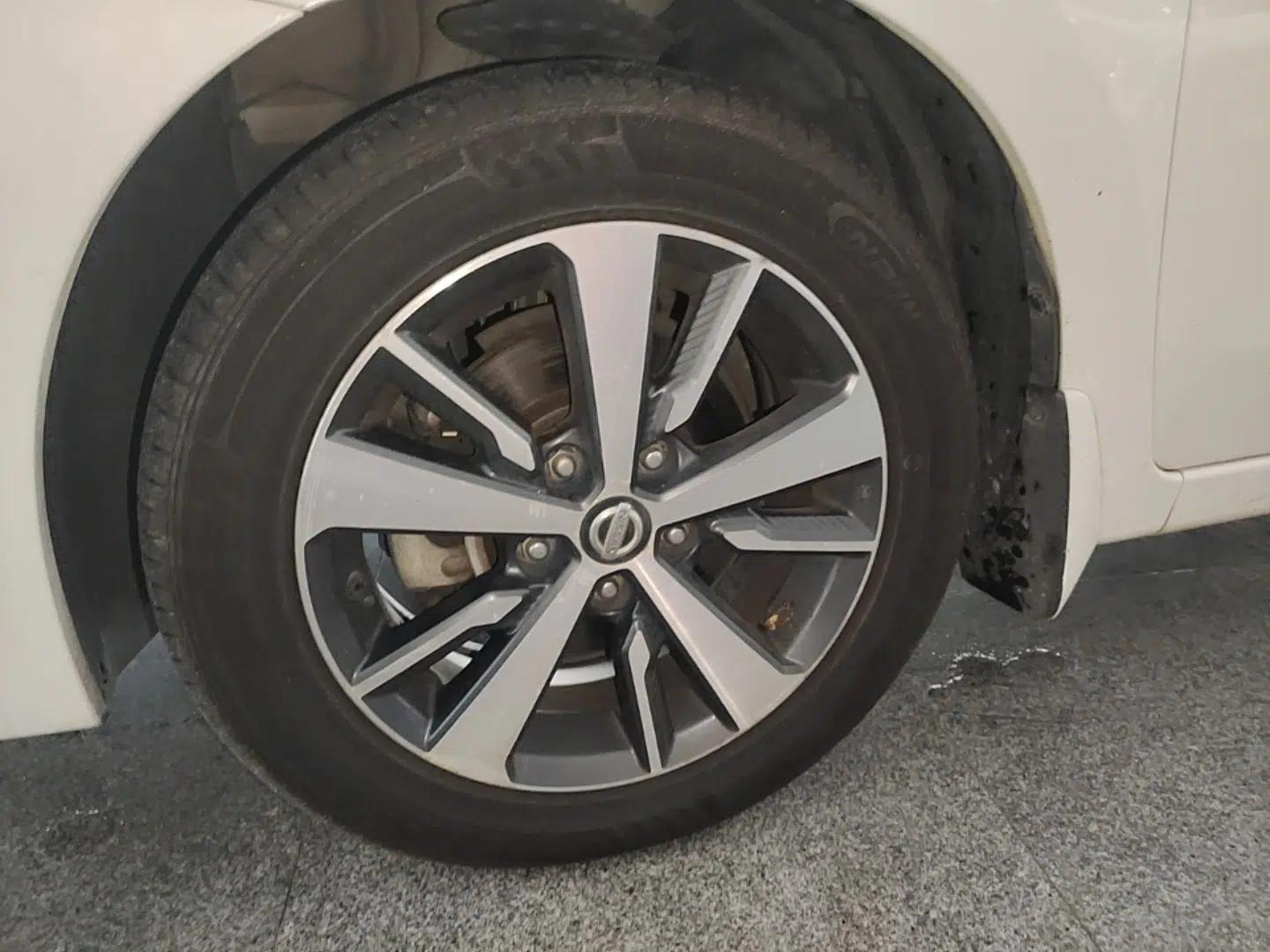 Nissan Lannia 2016 1.6L CVT Cool Edition — миниатюра 10