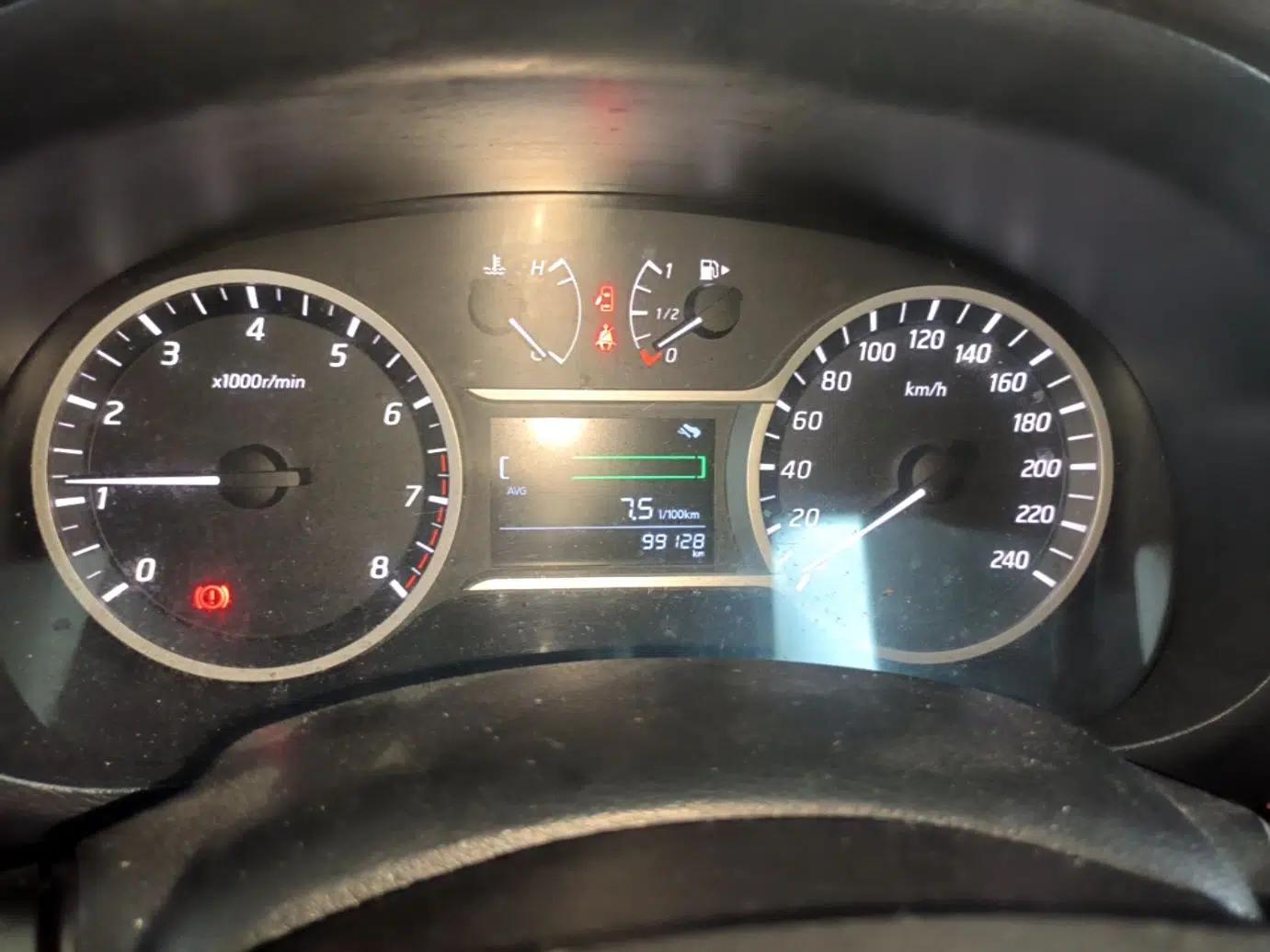 Nissan Lannia 2016 1.6L Manual Cool Edition — миниатюра 14