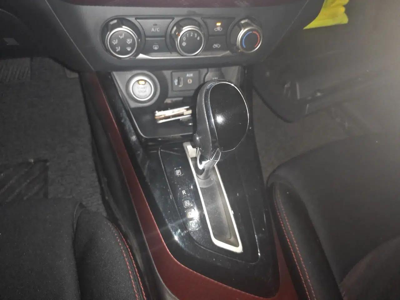 Nissan Lannia 2016 1.6L CVT Smart Cool Edition — миниатюра 14
