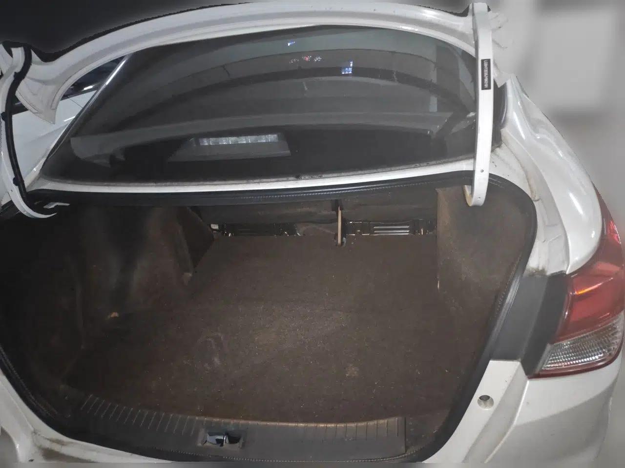 Nissan Lannia 2016 1.6L CVT Smart Cool Edition — миниатюра 19