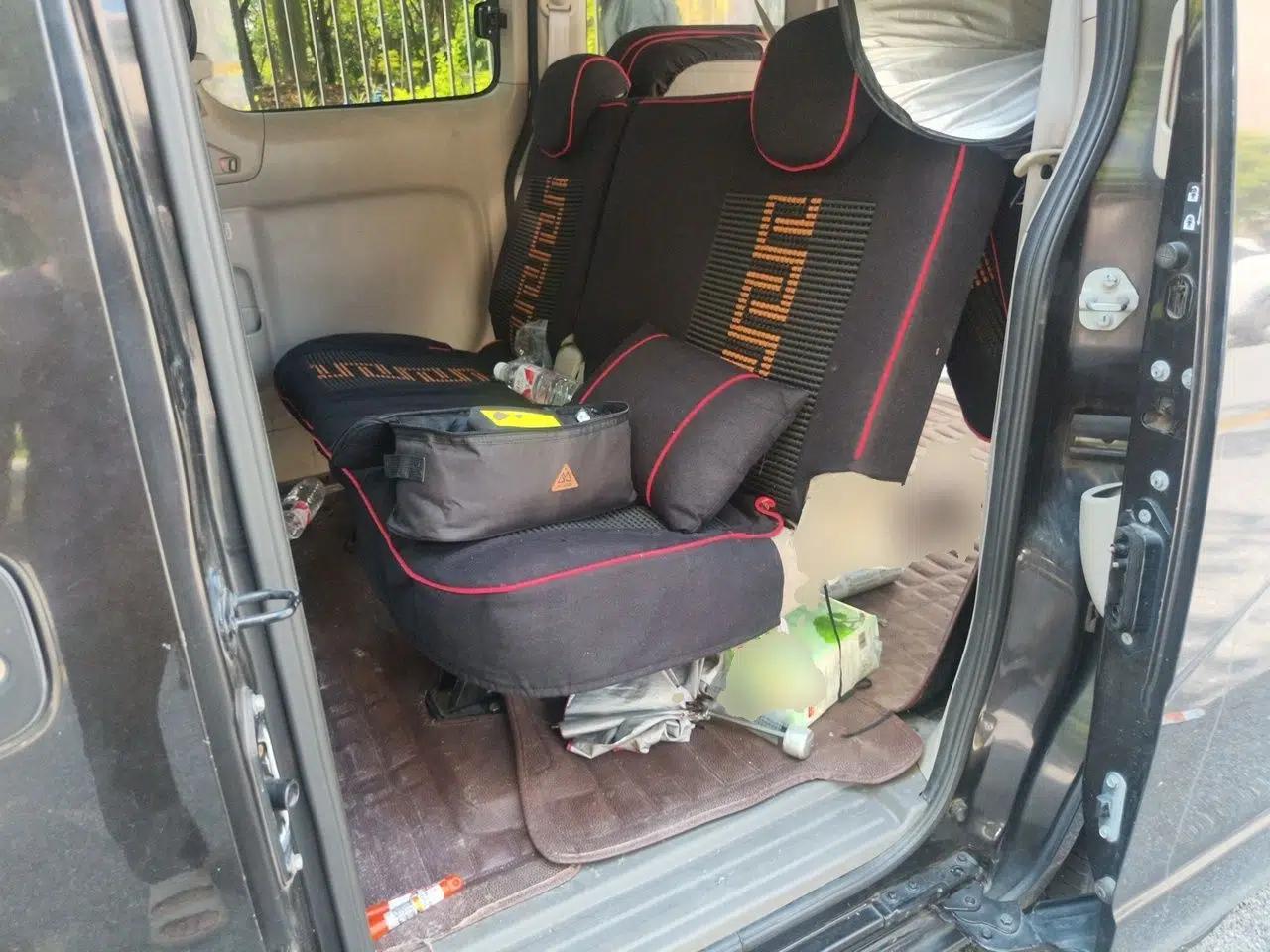 Nissan NV200 2016 Revised Version 1.6L Manual Luxury Edition — миниатюра 17