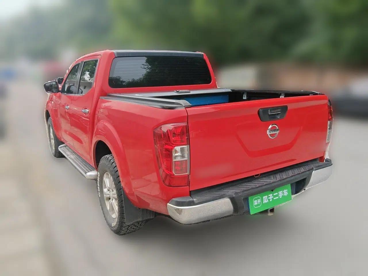 Nissan Navara 2017 2.5L Automatic 4x4 Luxury Edition QR25 — миниатюра 4