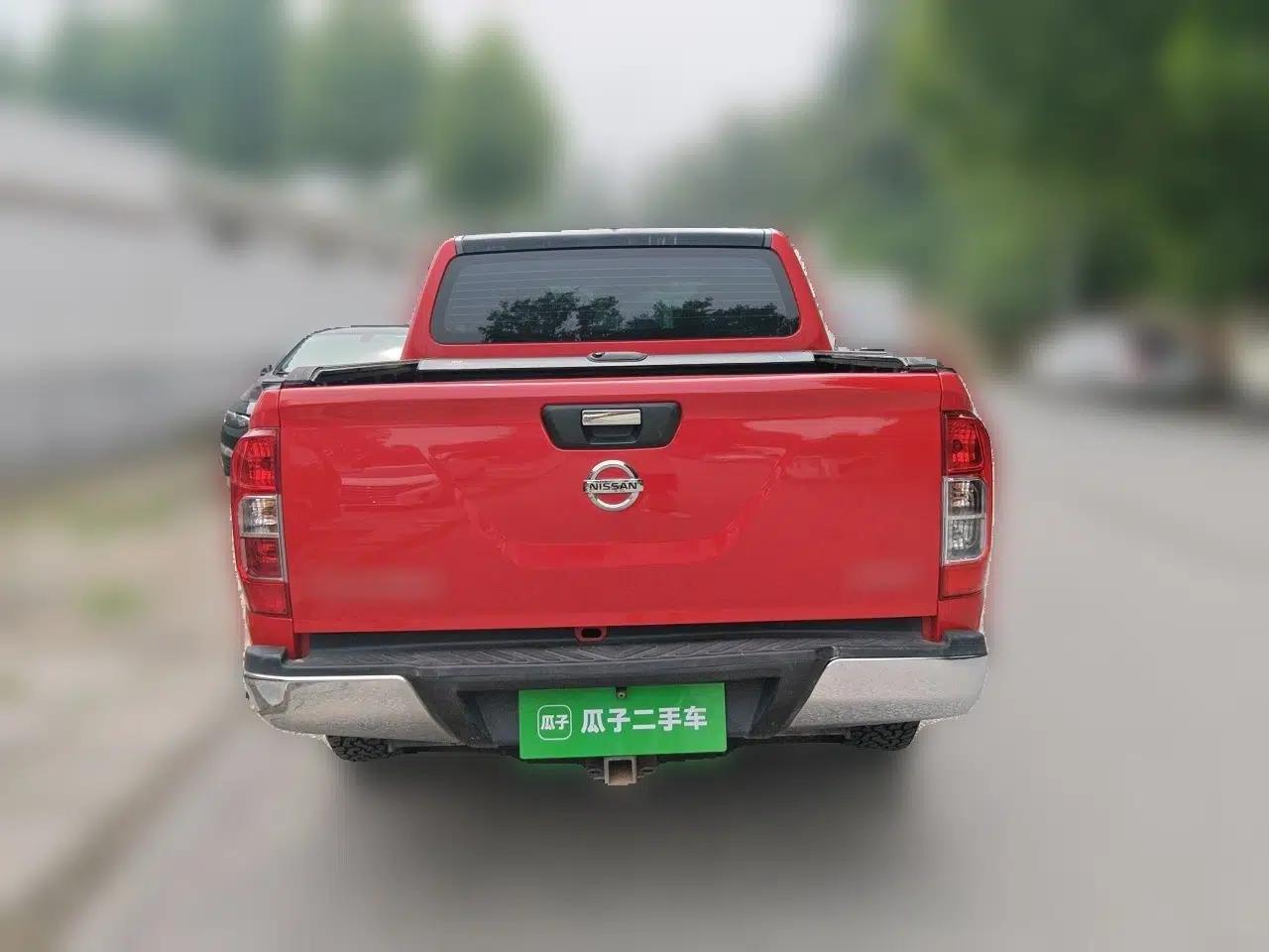 Nissan Navara 2017 2.5L Automatic 4x4 Luxury Edition QR25 — миниатюра 5