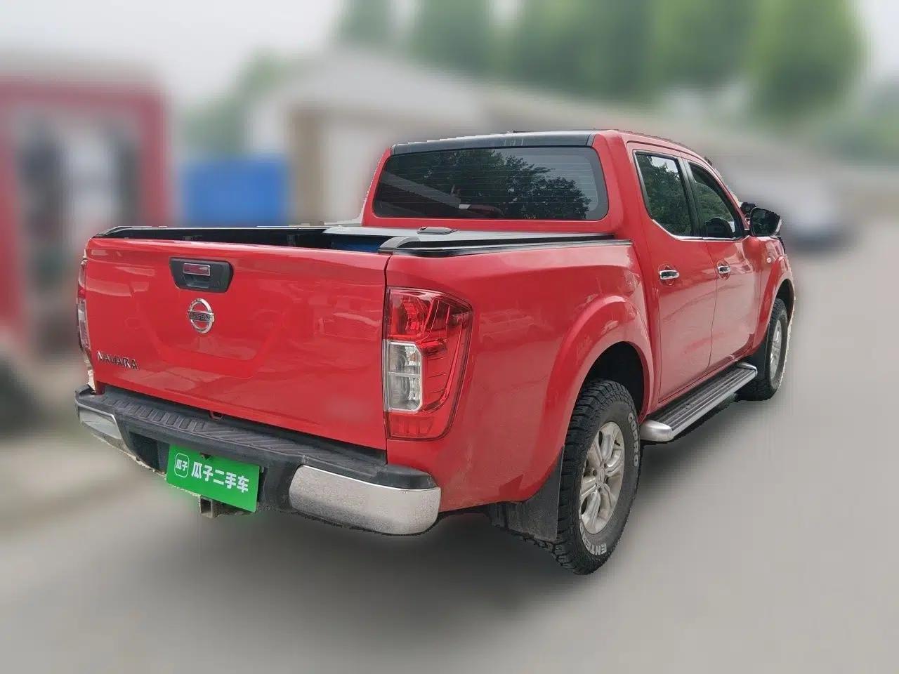 Nissan Navara 2017 2.5L Automatic 4x4 Luxury Edition QR25 — миниатюра 6