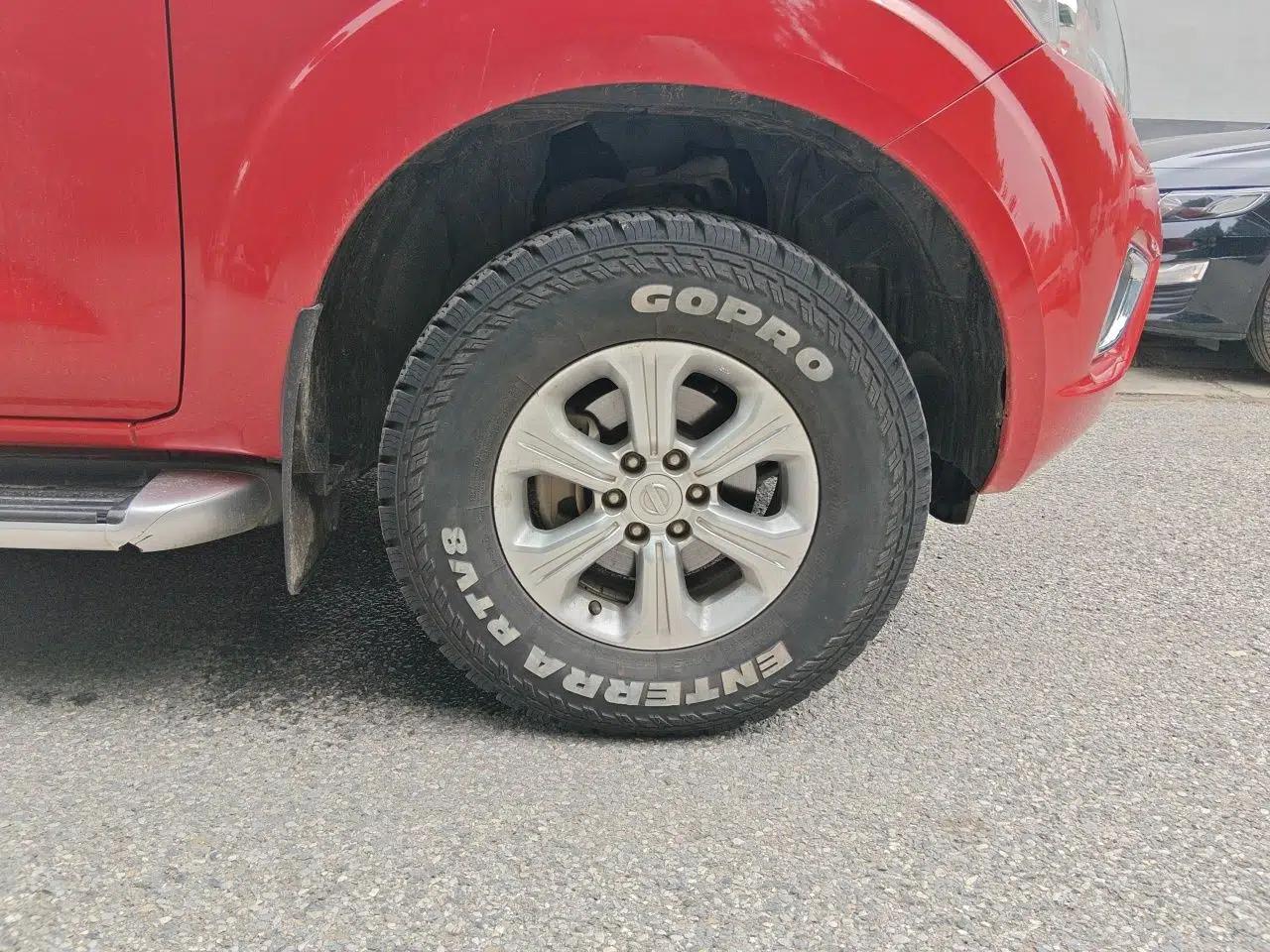 Nissan Navara 2017 2.5L Automatic 4x4 Luxury Edition QR25 — миниатюра 8