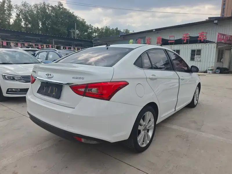 Chery Arrizo 5 2016 1.5L CVT Trendsetter Edition — миниатюра 6