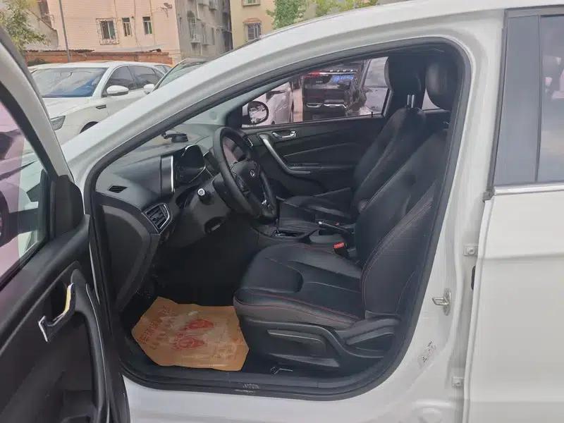 Chery Arrizo 5 2016 1.5L CVT Trendsetter Edition — миниатюра 10