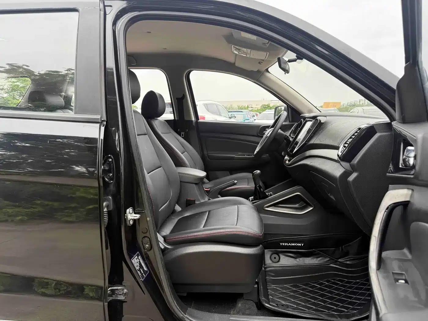 Changan Oushang CX70 2016 1.6L Manual Elite — миниатюра 6