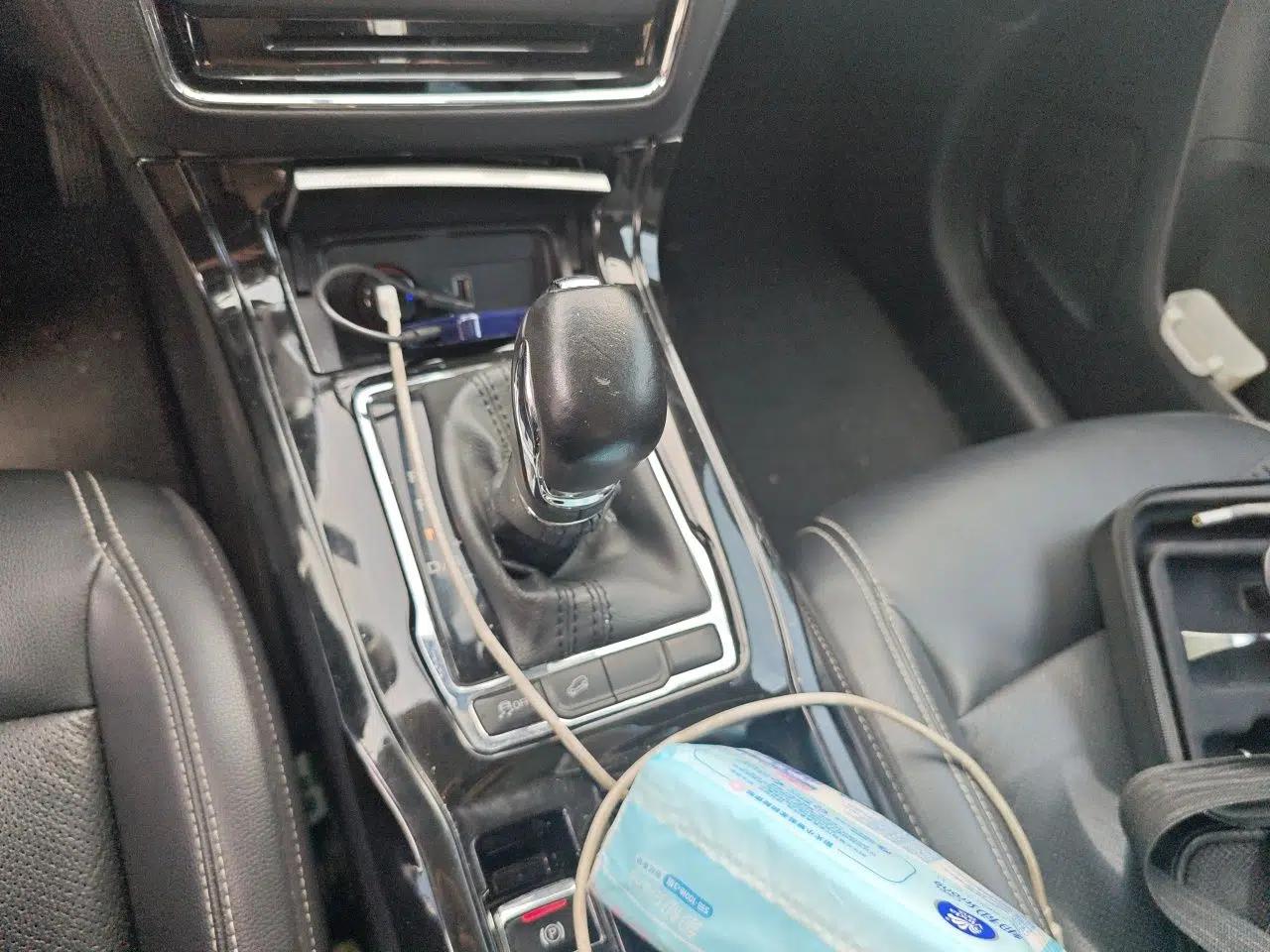 Roewe RX5 2016 20T Two-Wheel Drive Automatic Flagship Edition — миниатюра 14