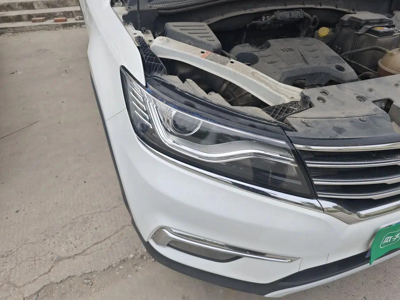 Roewe RX5 2016 20T Two-Wheel Drive Automatic Flagship Edition — миниатюра 7