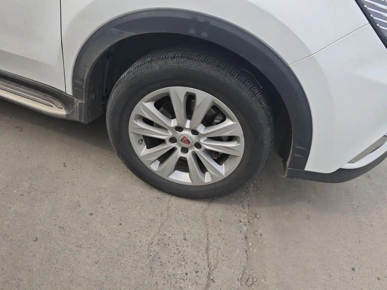 Roewe RX5 2016 20T Two-Wheel Drive Automatic Flagship Edition — миниатюра 8