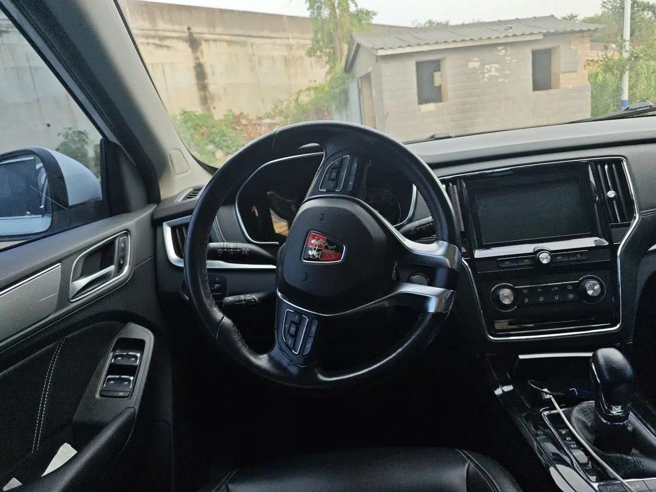 Roewe RX5 2016 20T Two-Wheel Drive Automatic Flagship Edition — миниатюра 10