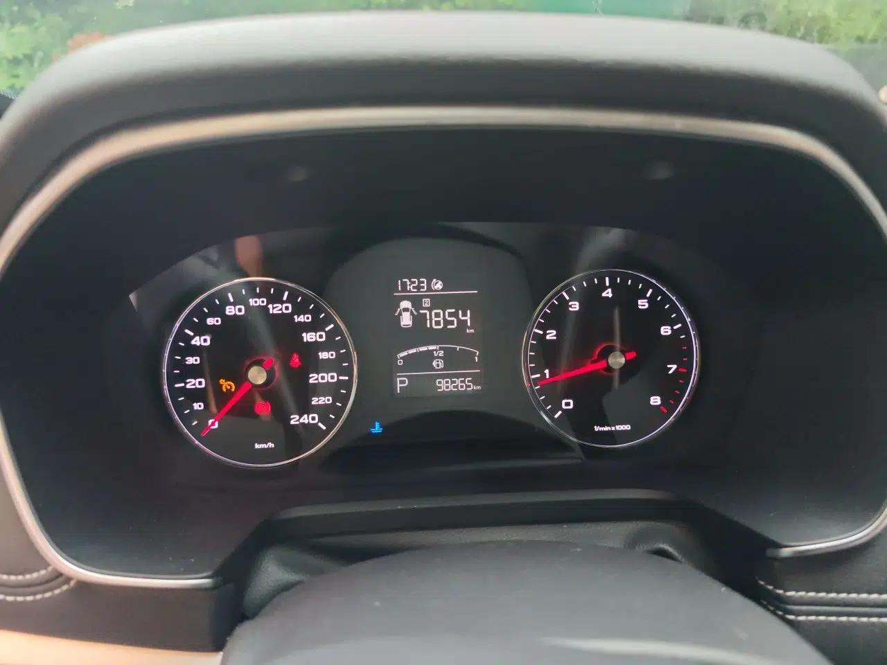 Roewe RX5 2020 20T Automatic 4G Connect Superior Flagship Edition — миниатюра 11