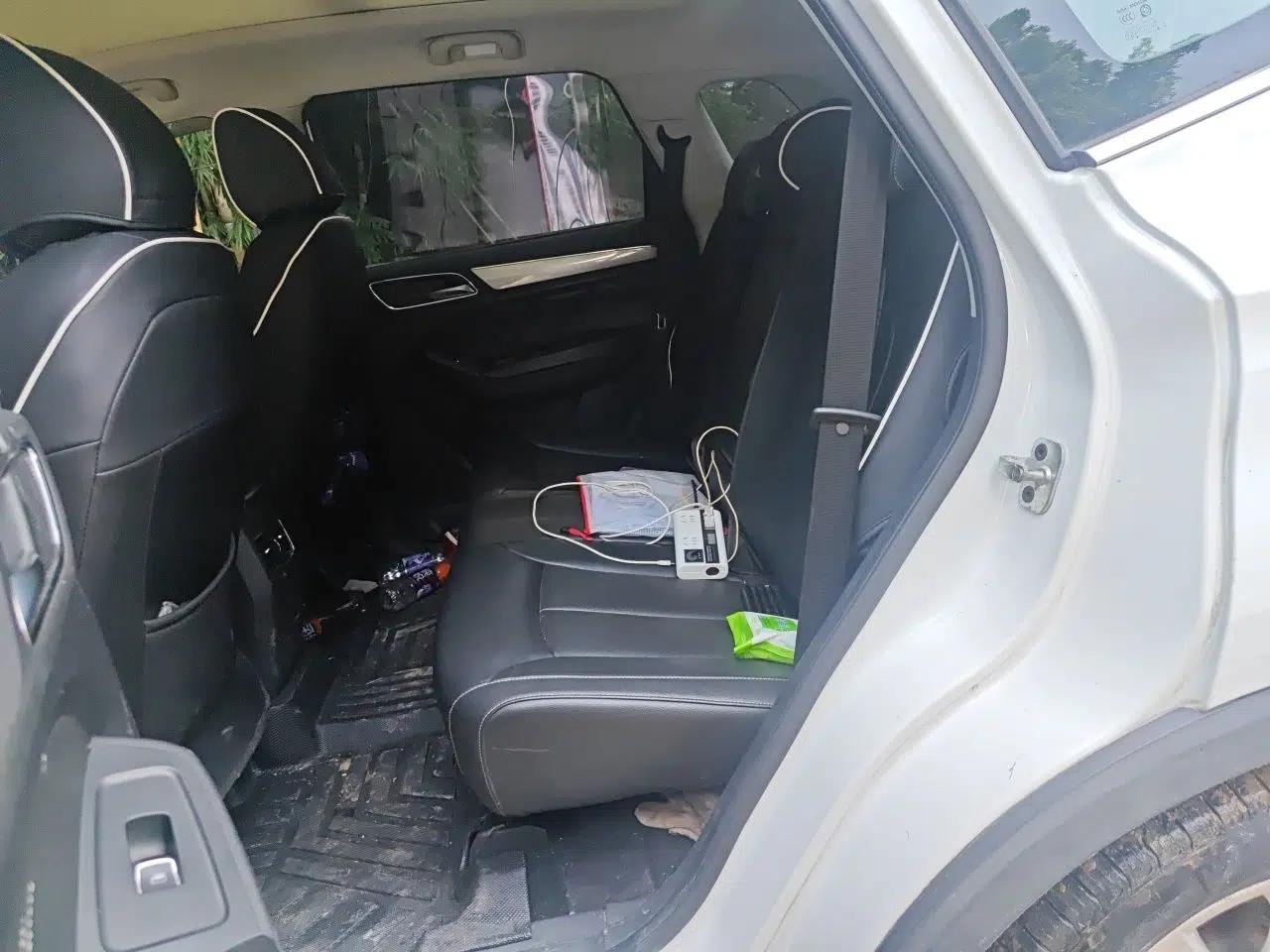 Roewe RX5 2016 20T Two-Wheel Drive Manual Flagship Edition — миниатюра 17