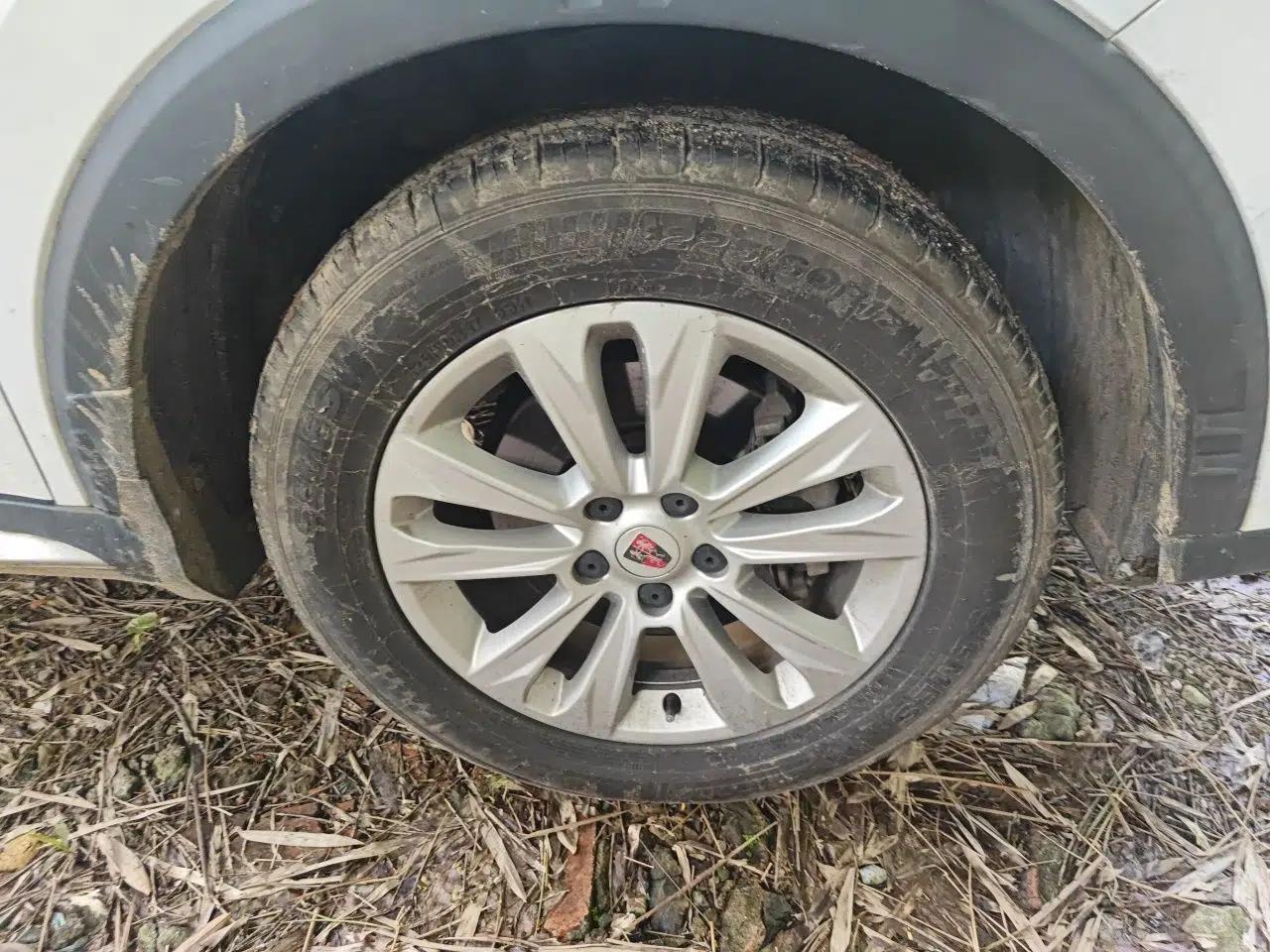 Roewe RX5 2016 20T Two-Wheel Drive Manual Flagship Edition — миниатюра 8
