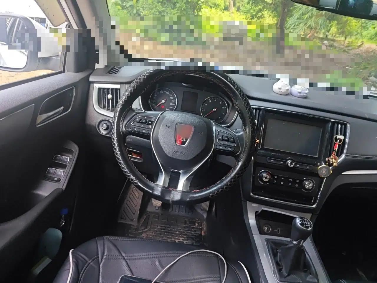 Roewe RX5 2016 20T Two-Wheel Drive Manual Flagship Edition — миниатюра 10