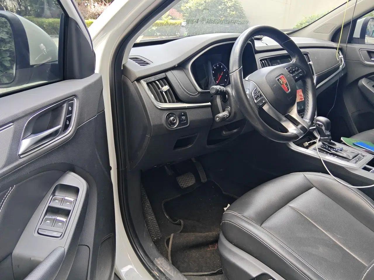 Roewe RX5 2018 20T Two-Wheel Drive Automatic Internet Smart Edition — миниатюра 16