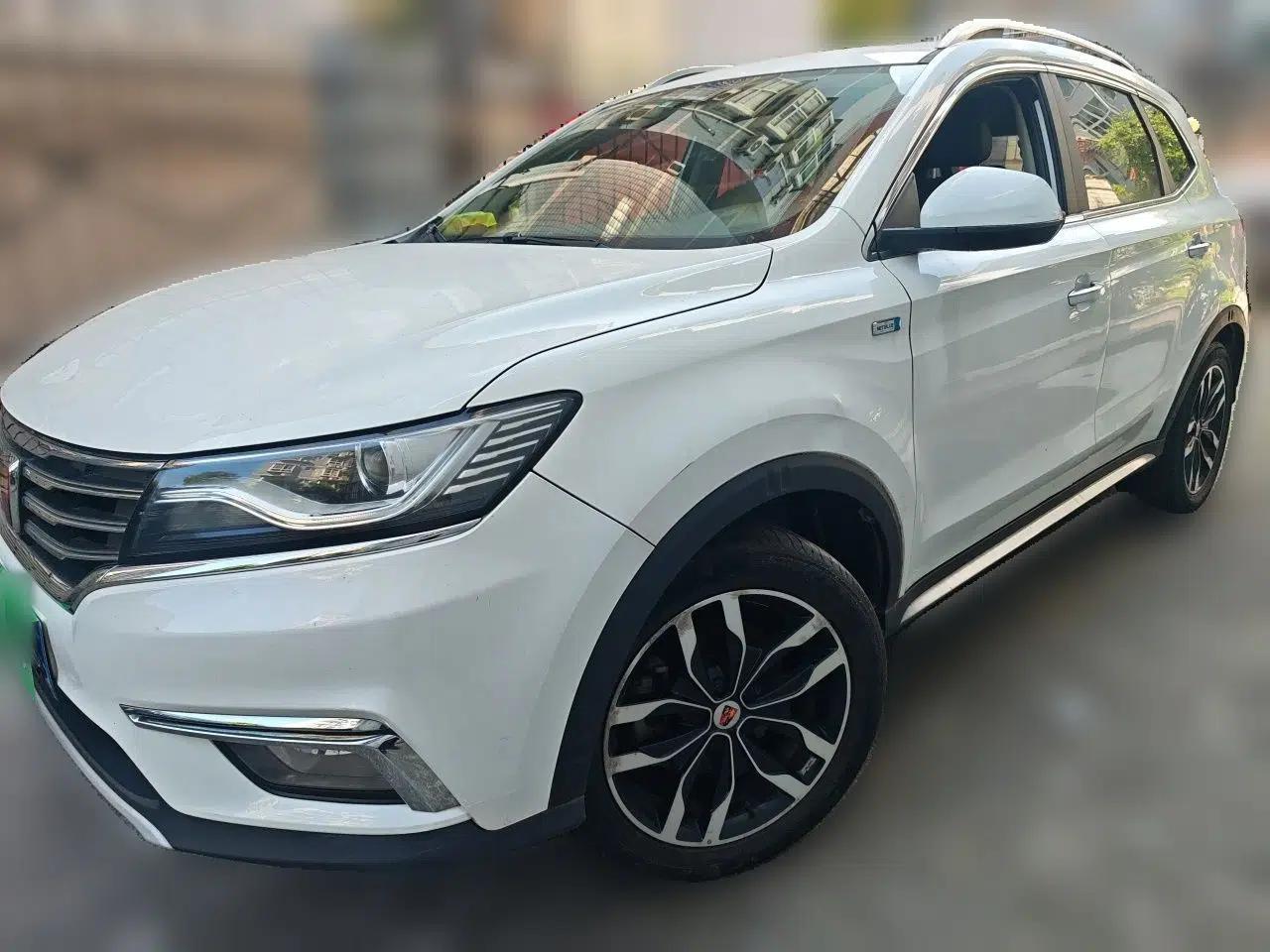 Roewe RX5 2018 20T Two-Wheel Drive Automatic Internet Smart Edition — миниатюра 1